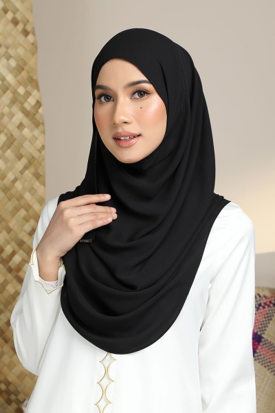 Aralyn Babes in Black